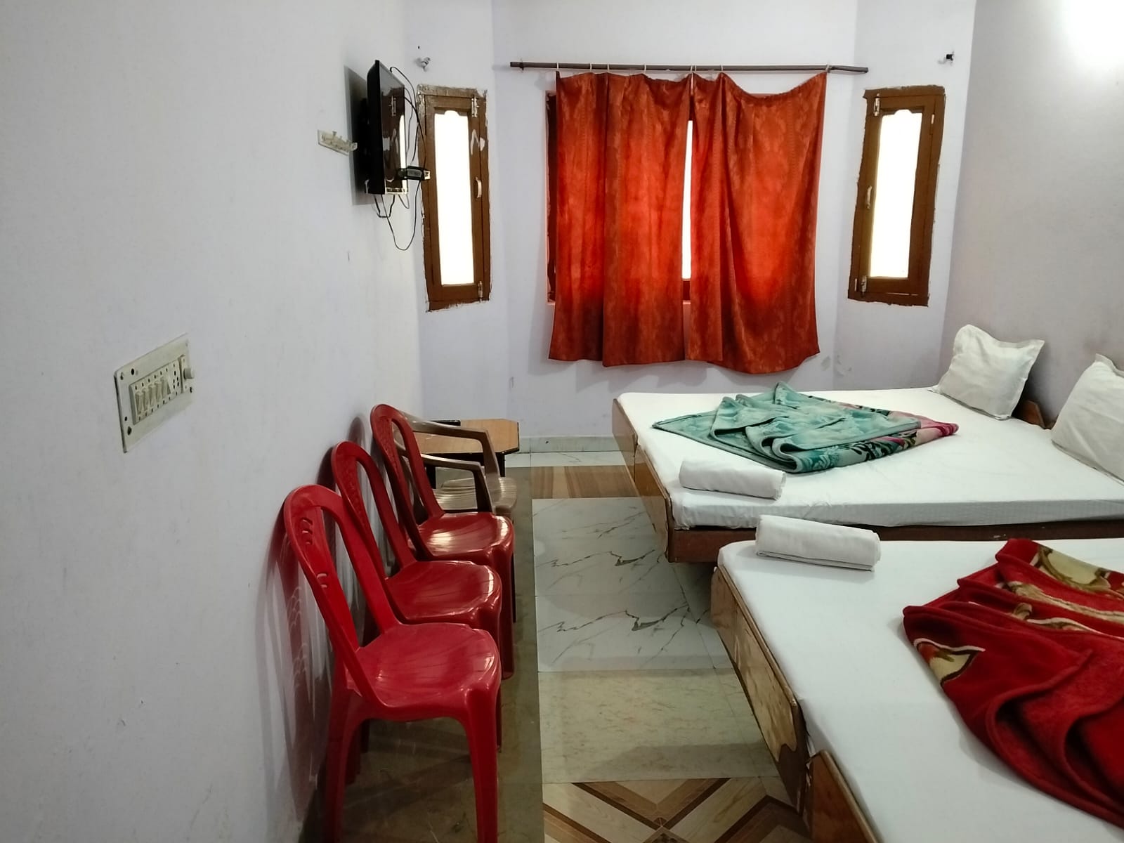 Triple Bed Room